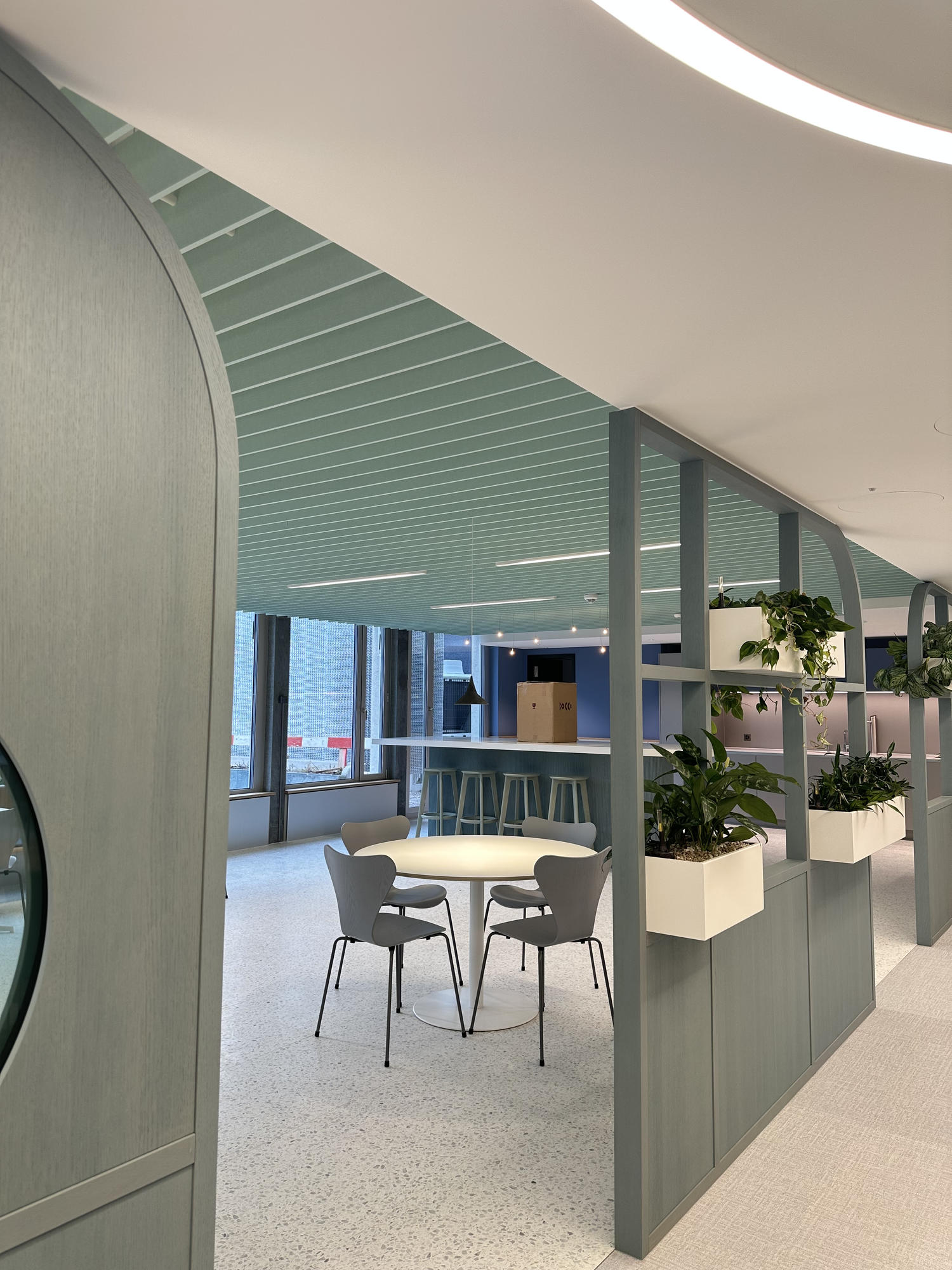 Lounge Bogenraumteiler