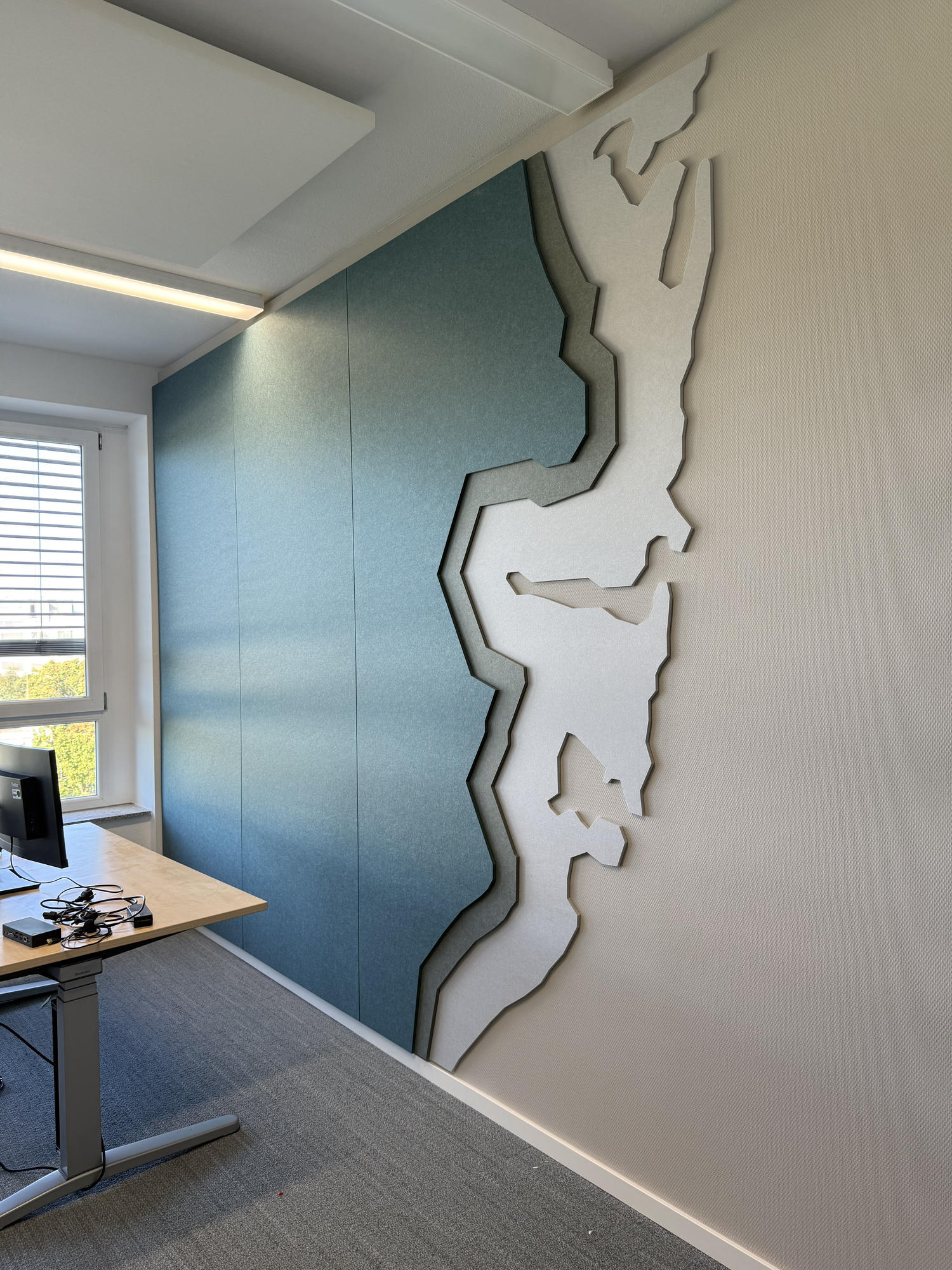 Büro mit Tisch – Teal Weltkarte